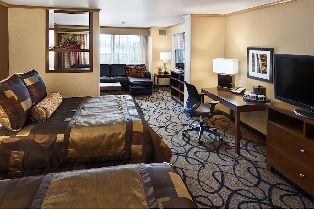 Clubhouse Hotel Suites Pierre 53/60