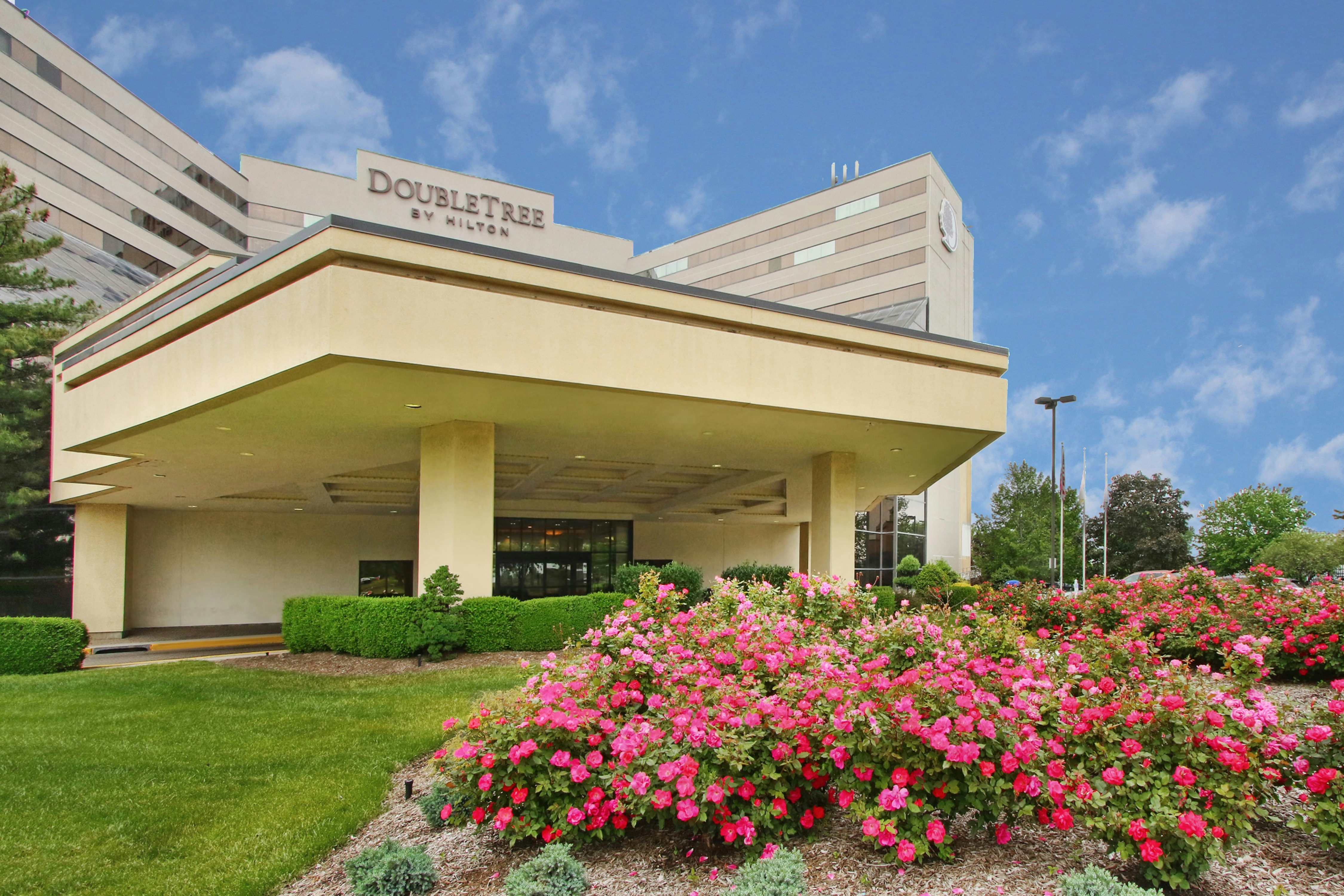 DoubleTree by Hilton Hotel Newark Airport 67/68