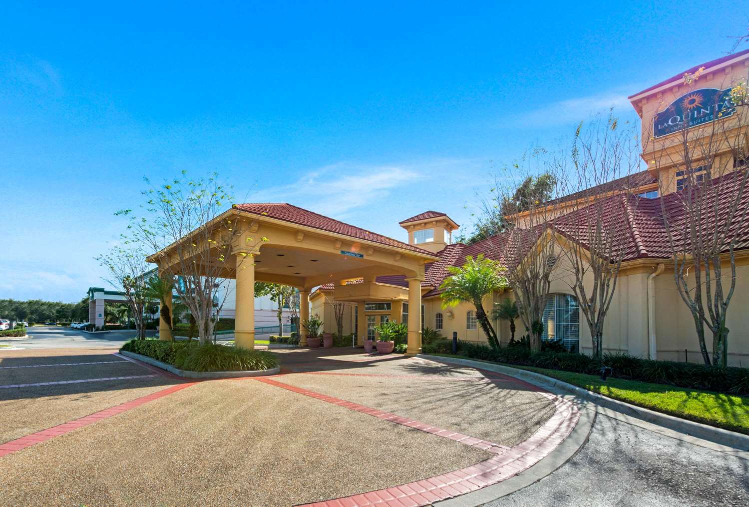 La Quinta Inn & Suites by Wyndham USF (Near Busch Gardens) 50/54
