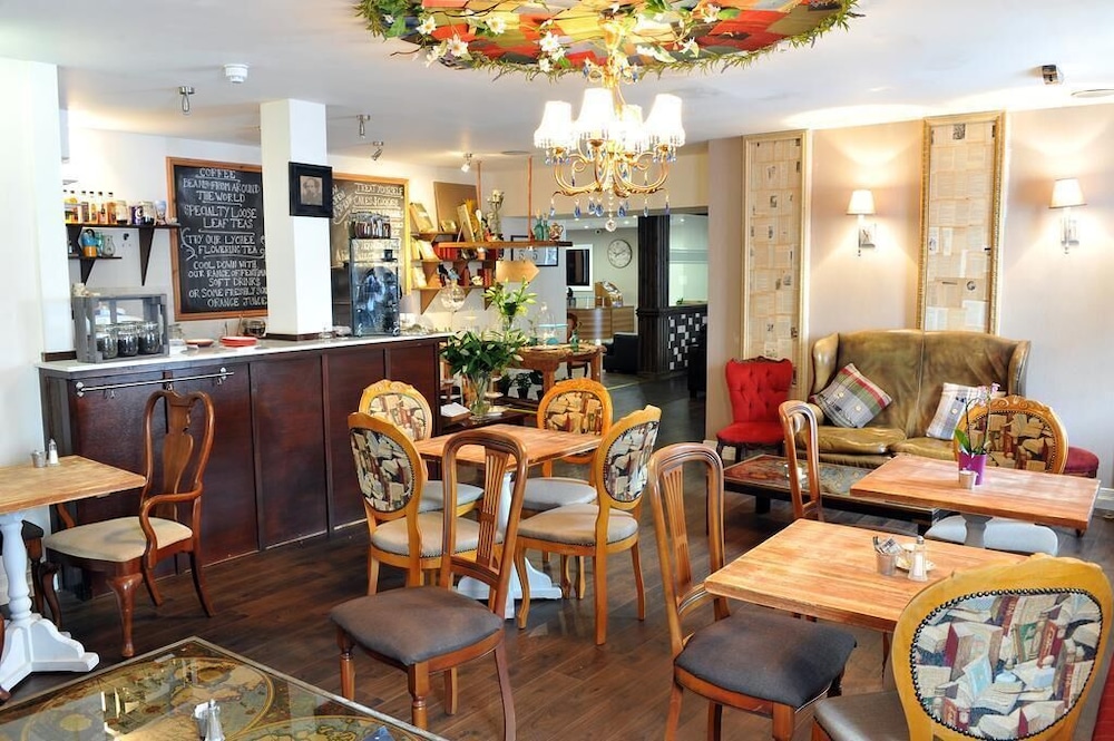 Kings Arms Hotel 36/44