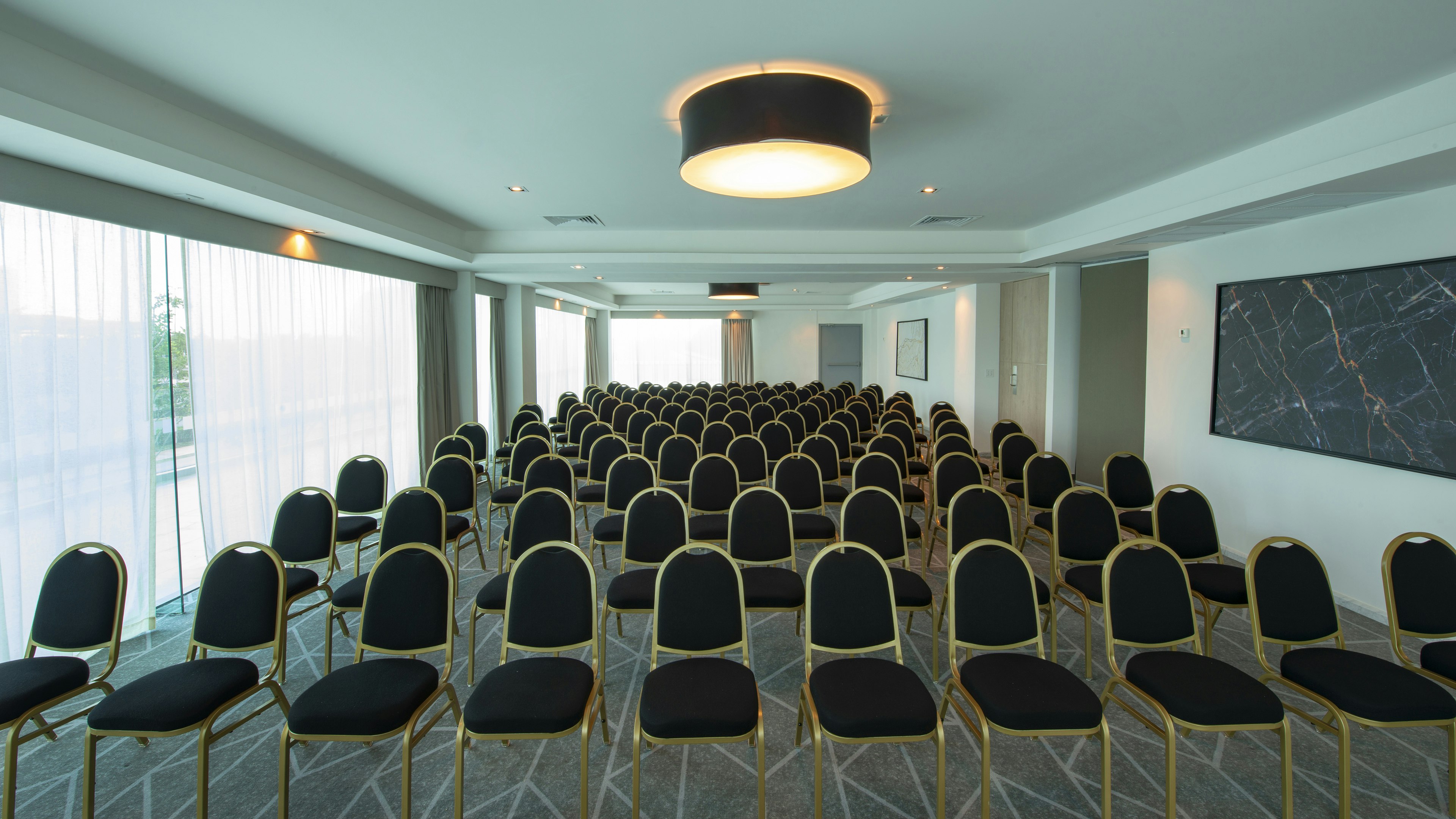 Holiday Inn and Suites Merida La Isla 28/34