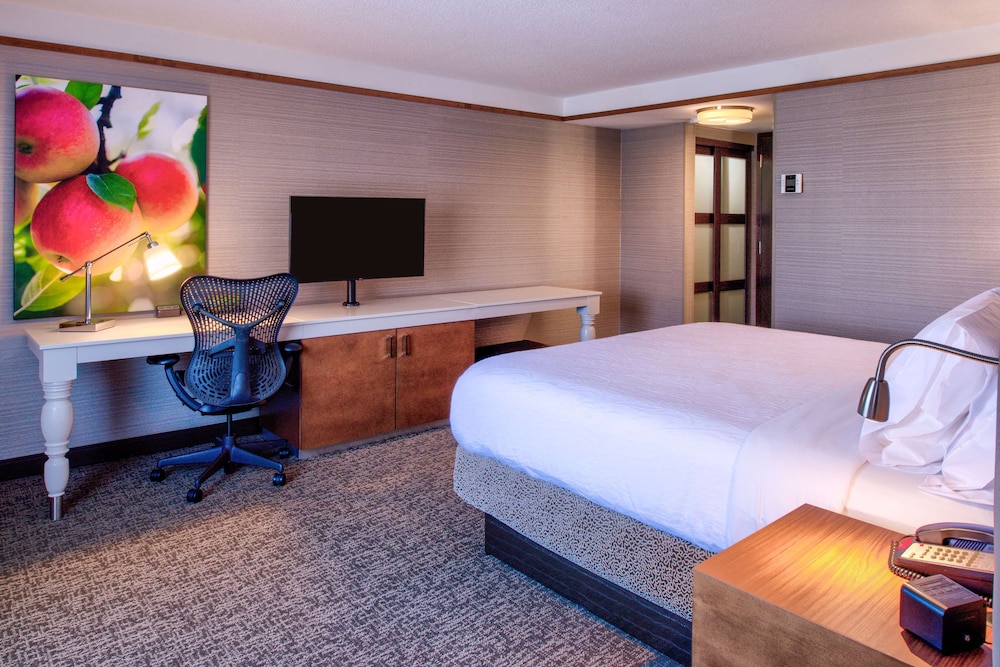 Hilton Garden Inn Detroit Southfield 19/84