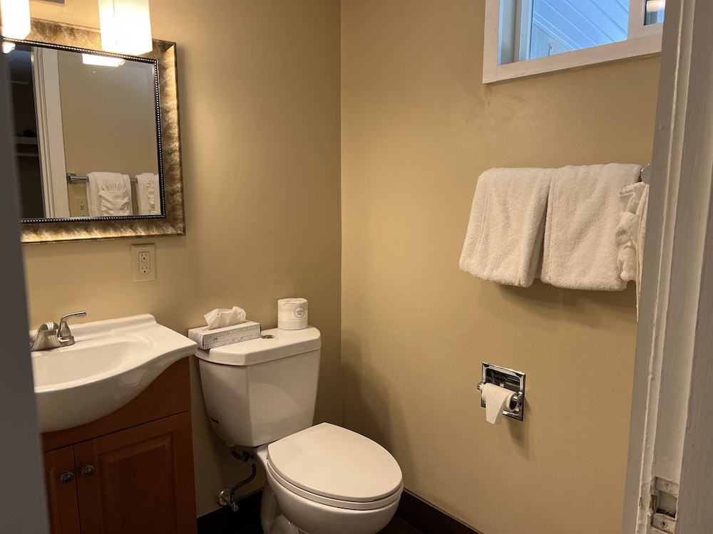 Putney Inn 37/39