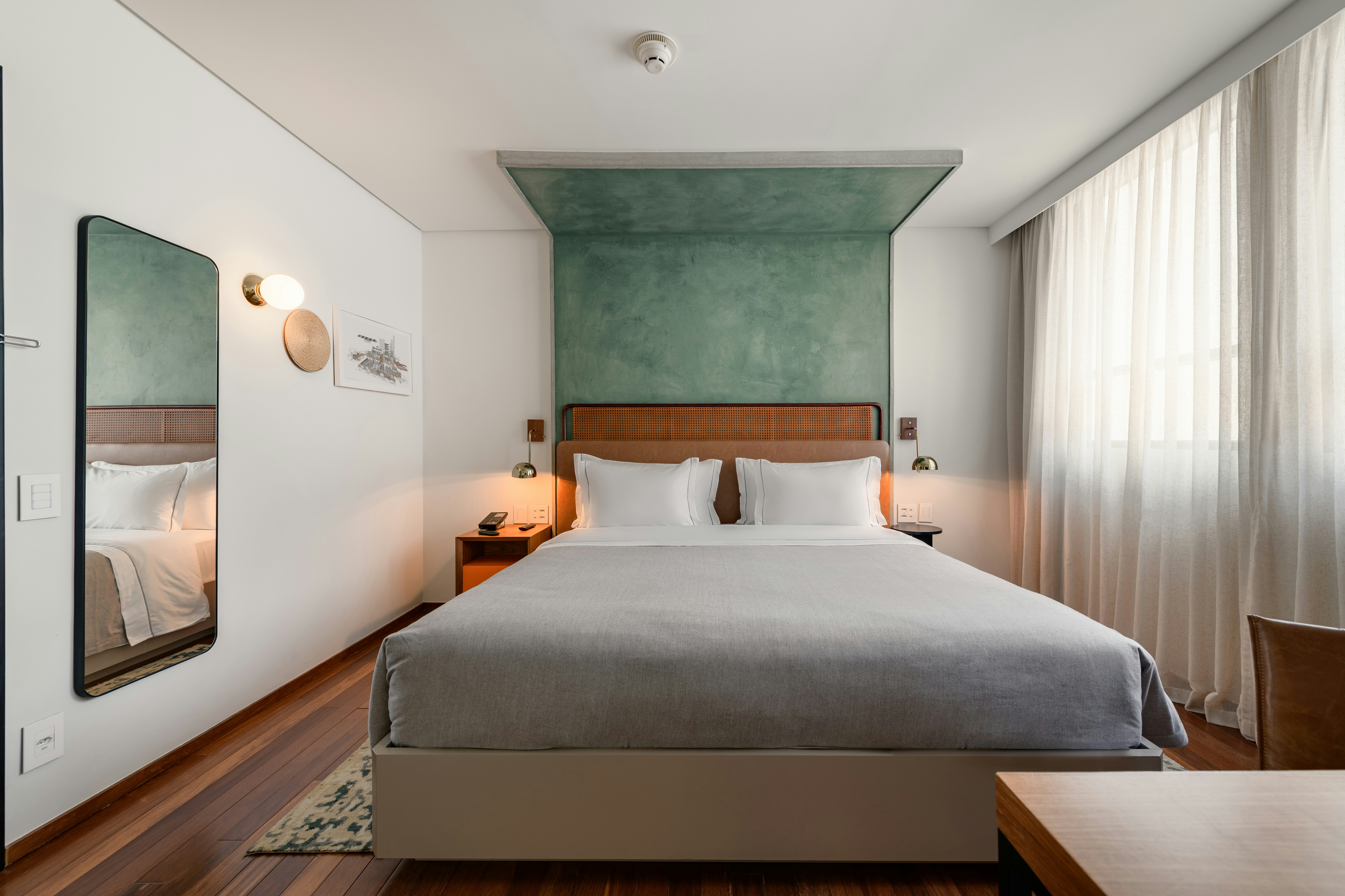 STANDARD, KING BED
