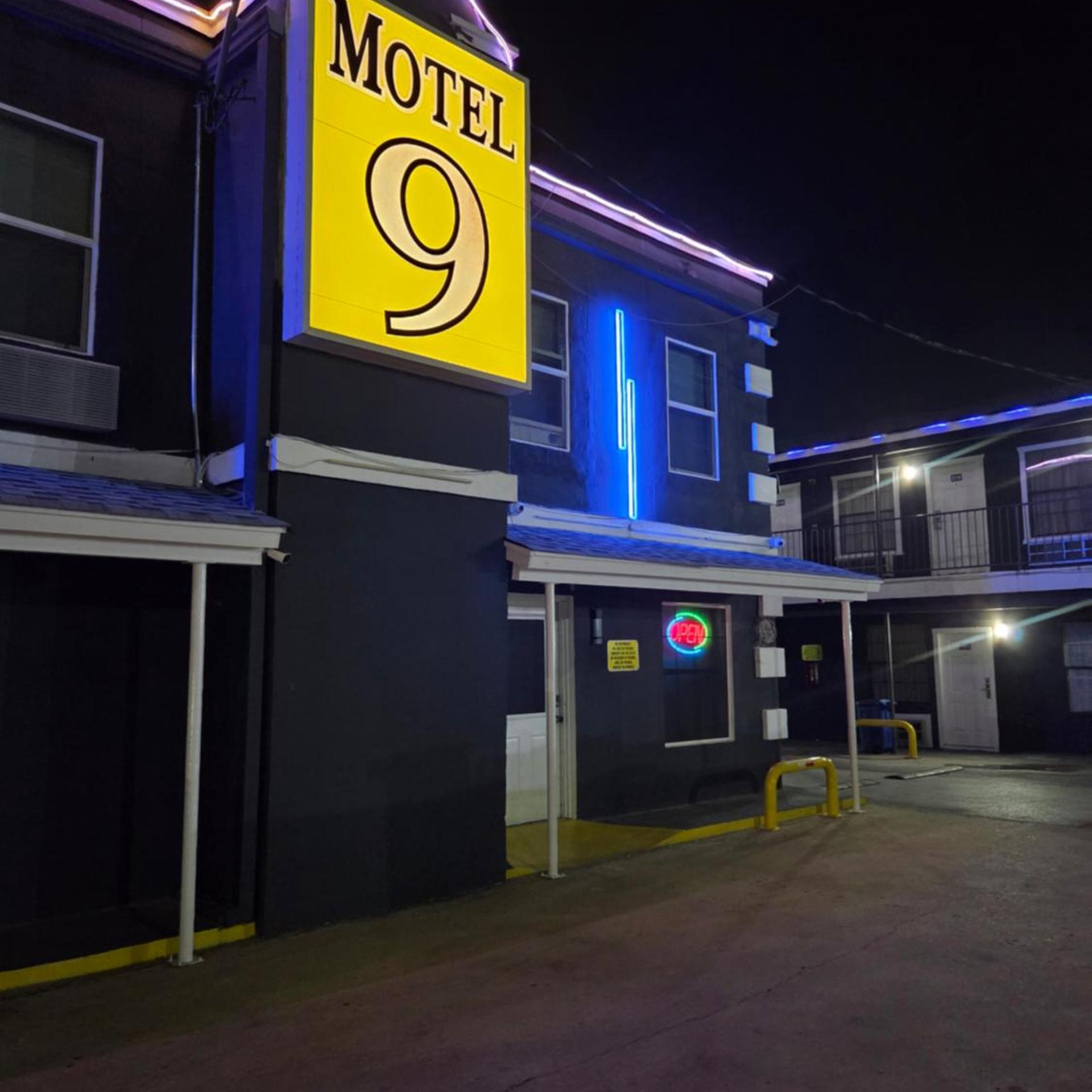 Motel 9 21/24