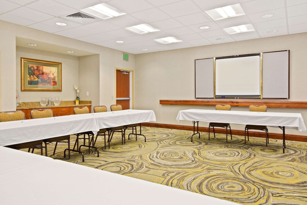 Hampton Inn Suites Walla Walla 44/48