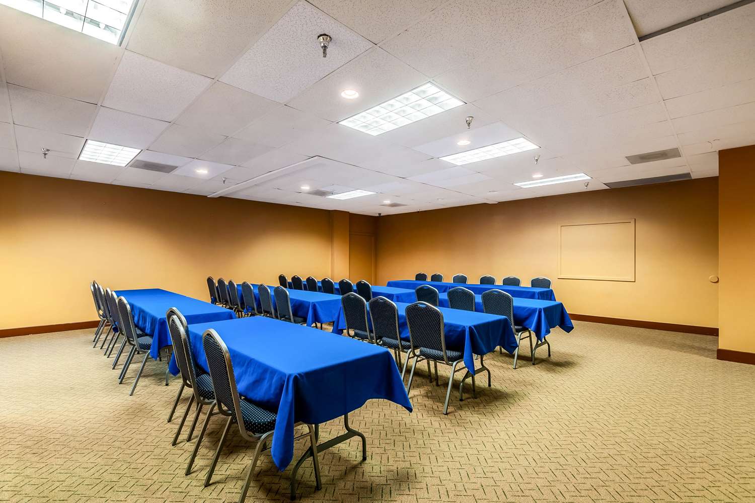 Comfort Inn Ballston 33/42