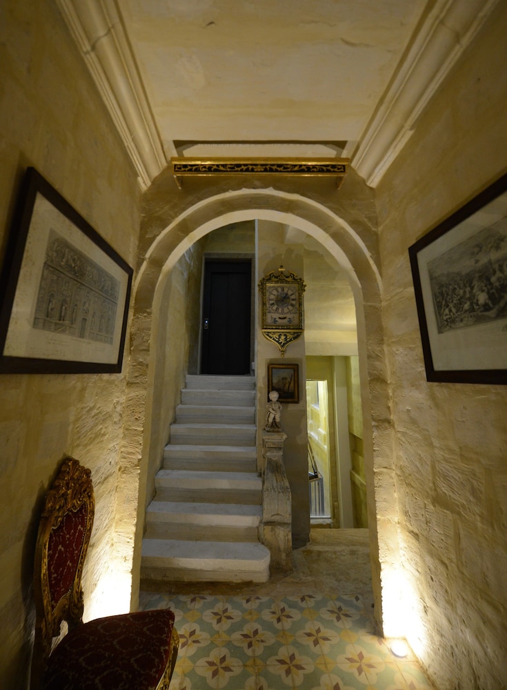 Paulos Valletta 15/50