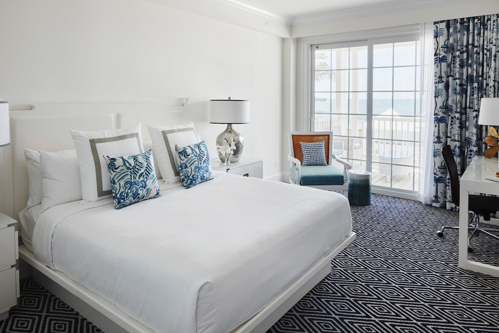 1 Bedroom, Suite, King Bed, Ocean Front, Balcony, Kitchenette