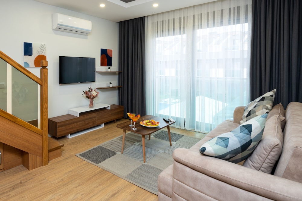 Veranda Suites 17/39