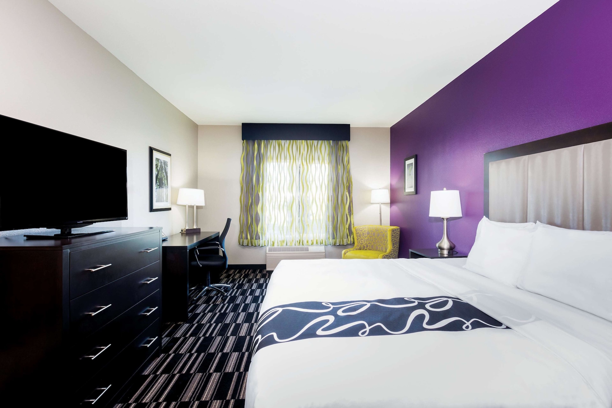 Room, Queen Bed