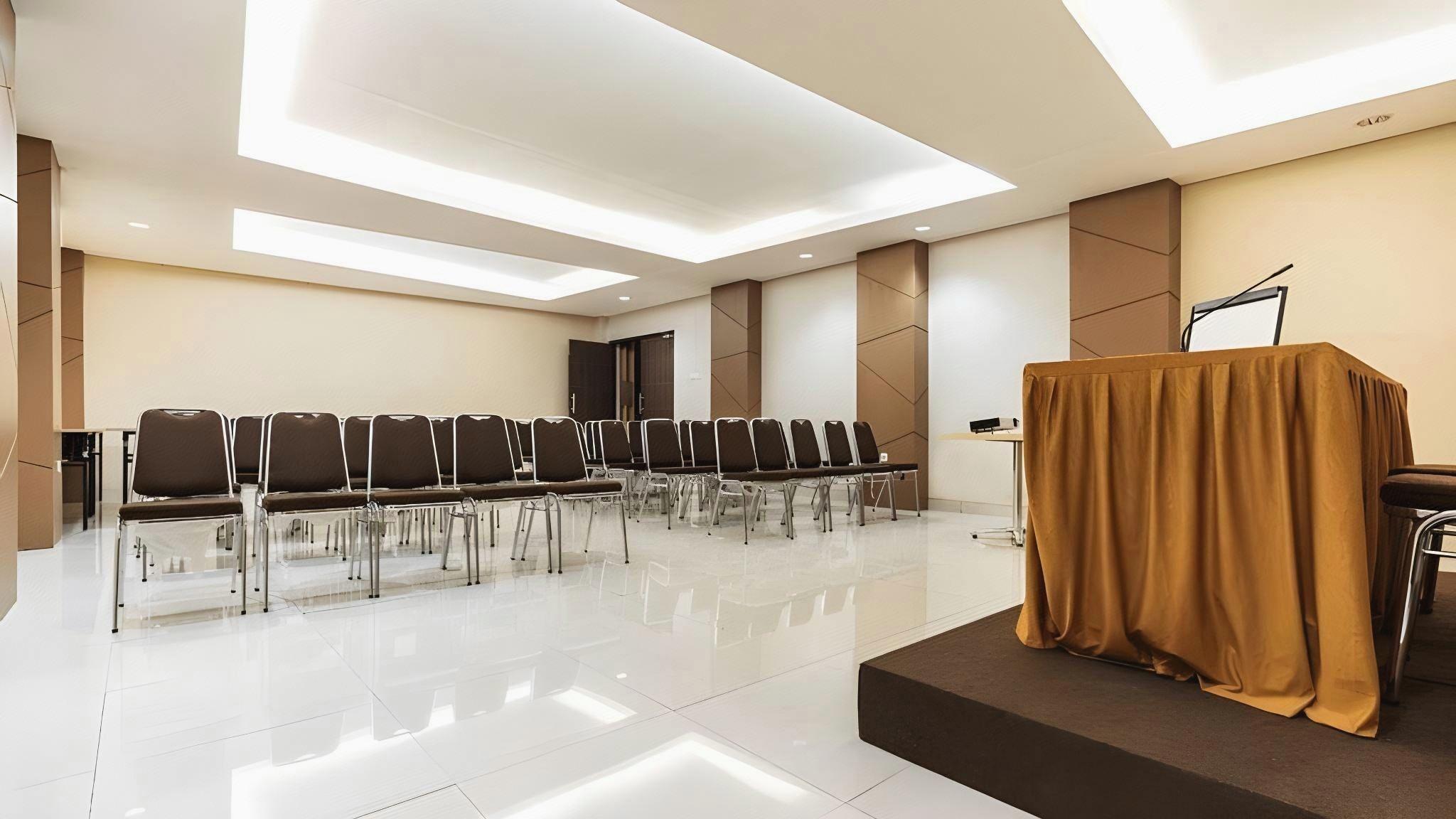Max Hotel Panakkukang Makassar By LIFE 26/30