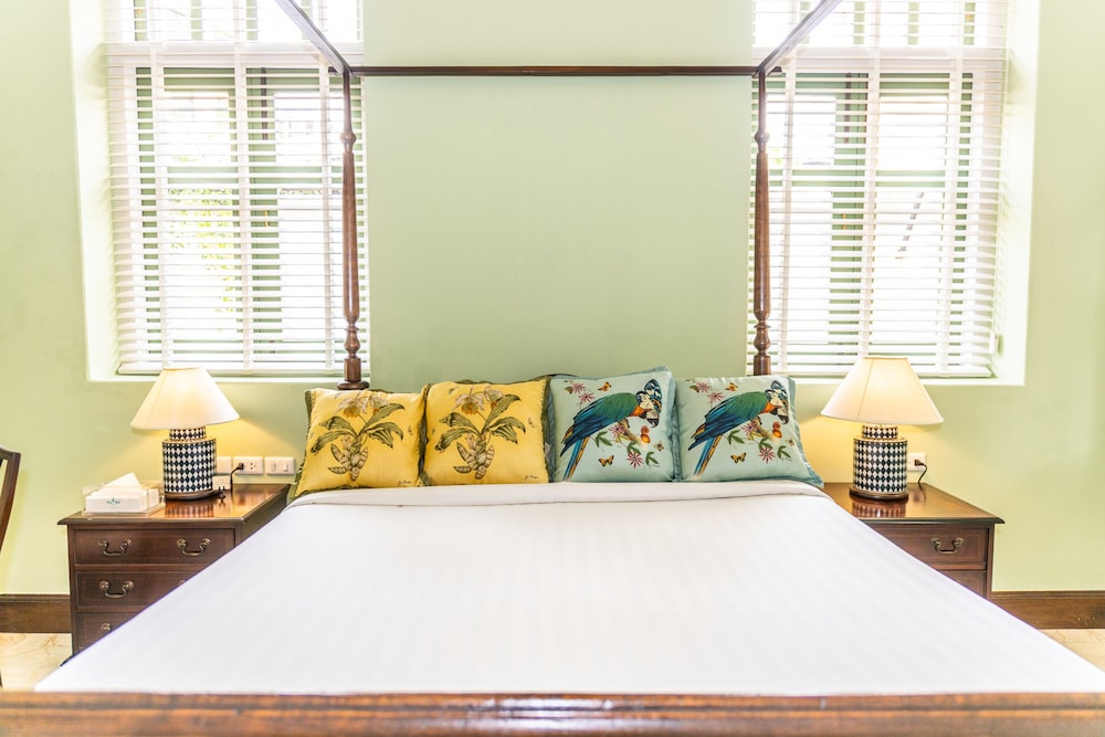 Deluxe, Suite, King Bed, Baan2459 Heritage House 3/5