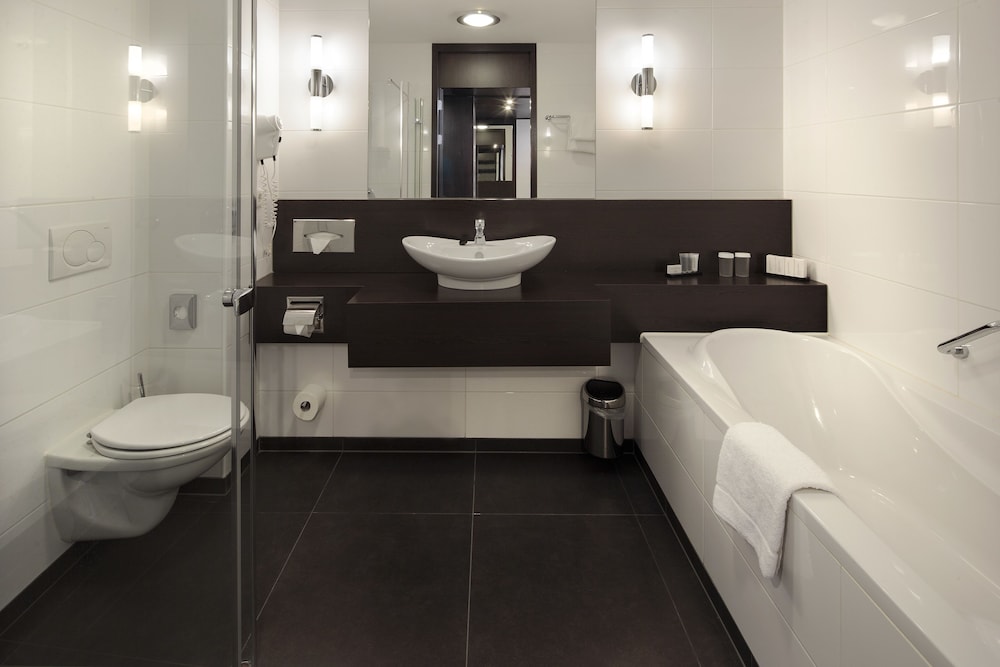 Van Der Valk Hotel Sassenheim-Leiden (8Km From Leiden) 62/62