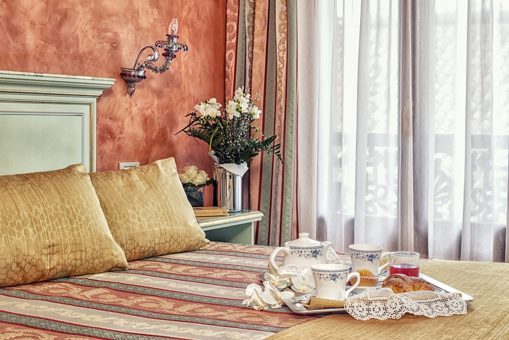 Firenze Hotel 37/43