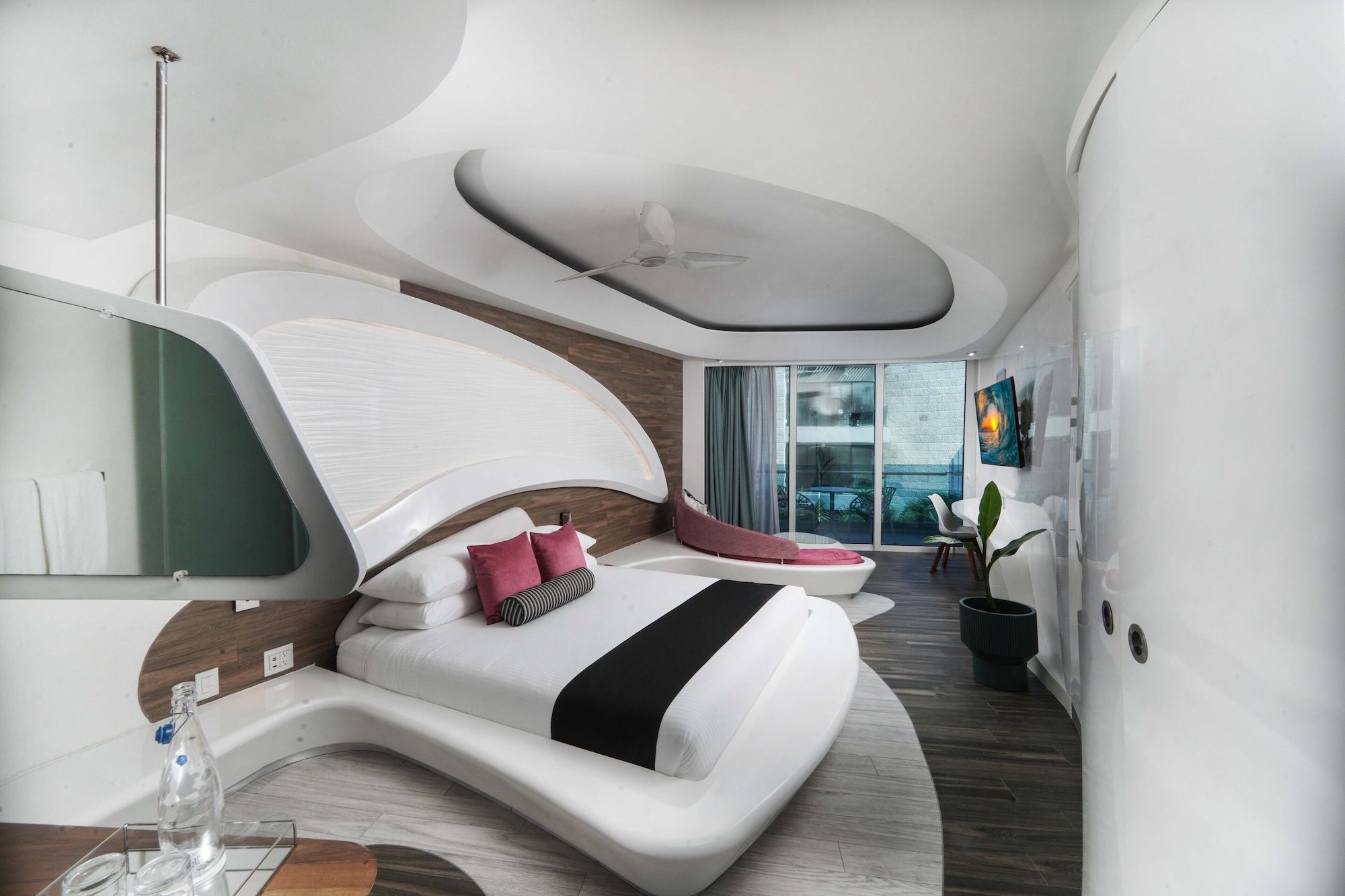 Reef, Suite, King Bed