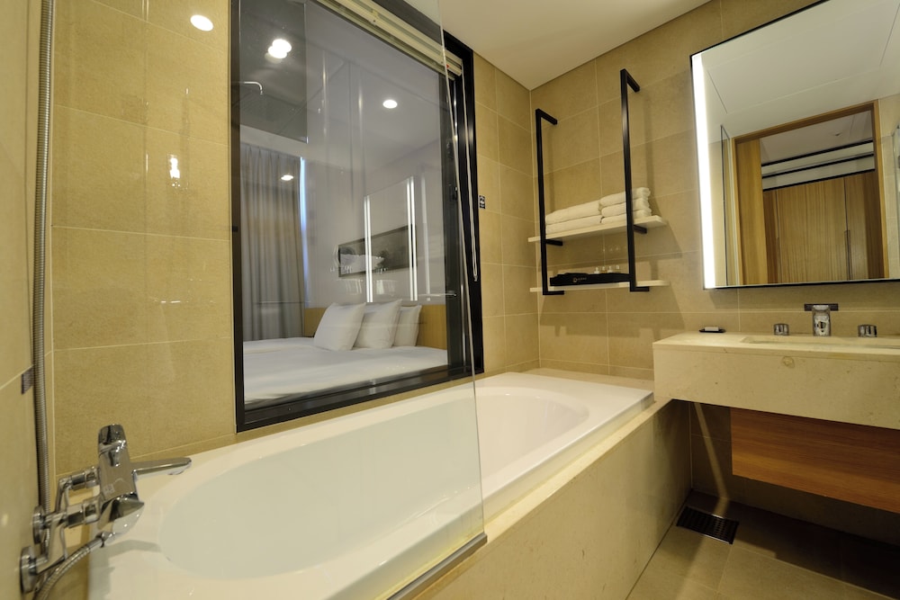 Midas Resort 45/46