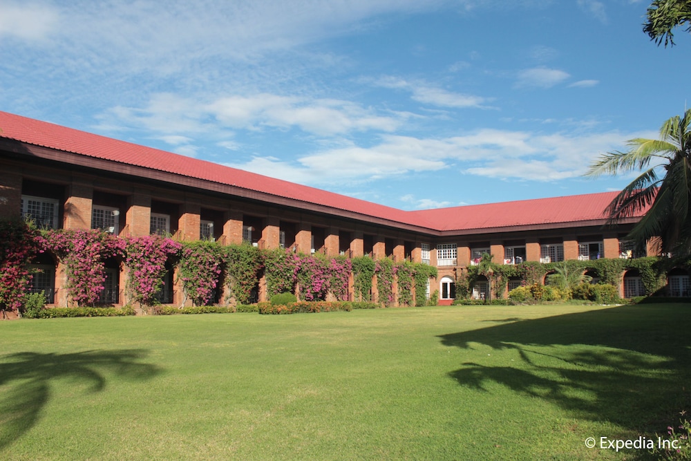 Fort Ilocandia Resort Hotel 45/50