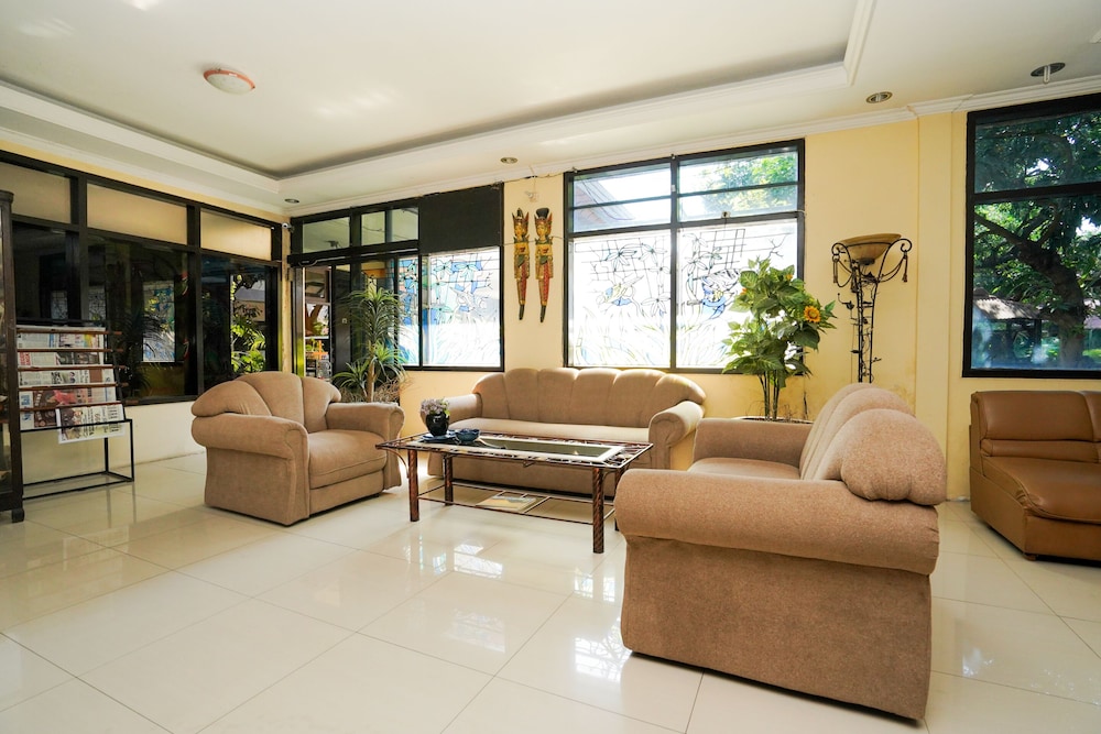OYO 1652 Hotel Tampiarto 23/35