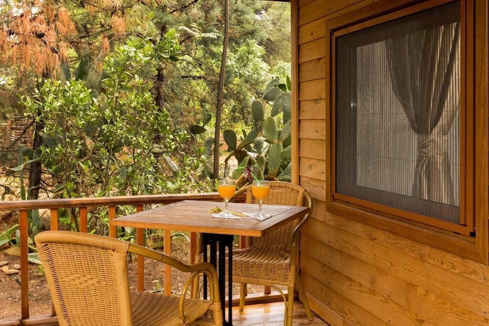 Secret Garden Bungalows & Tent Hotel 20/26
