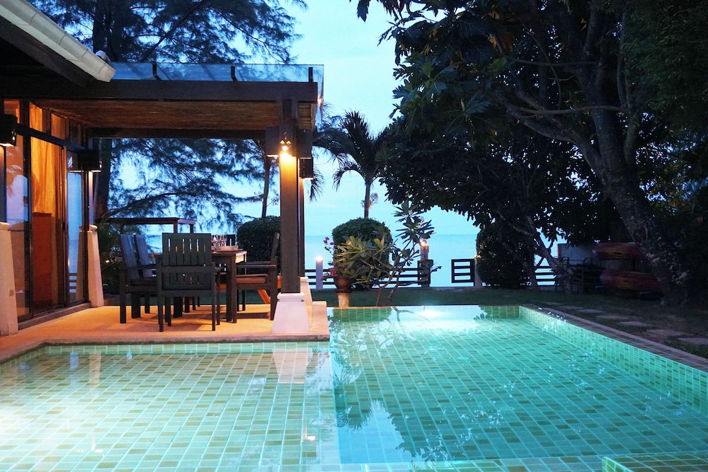 Emerald Sands Beach Villa 21/30