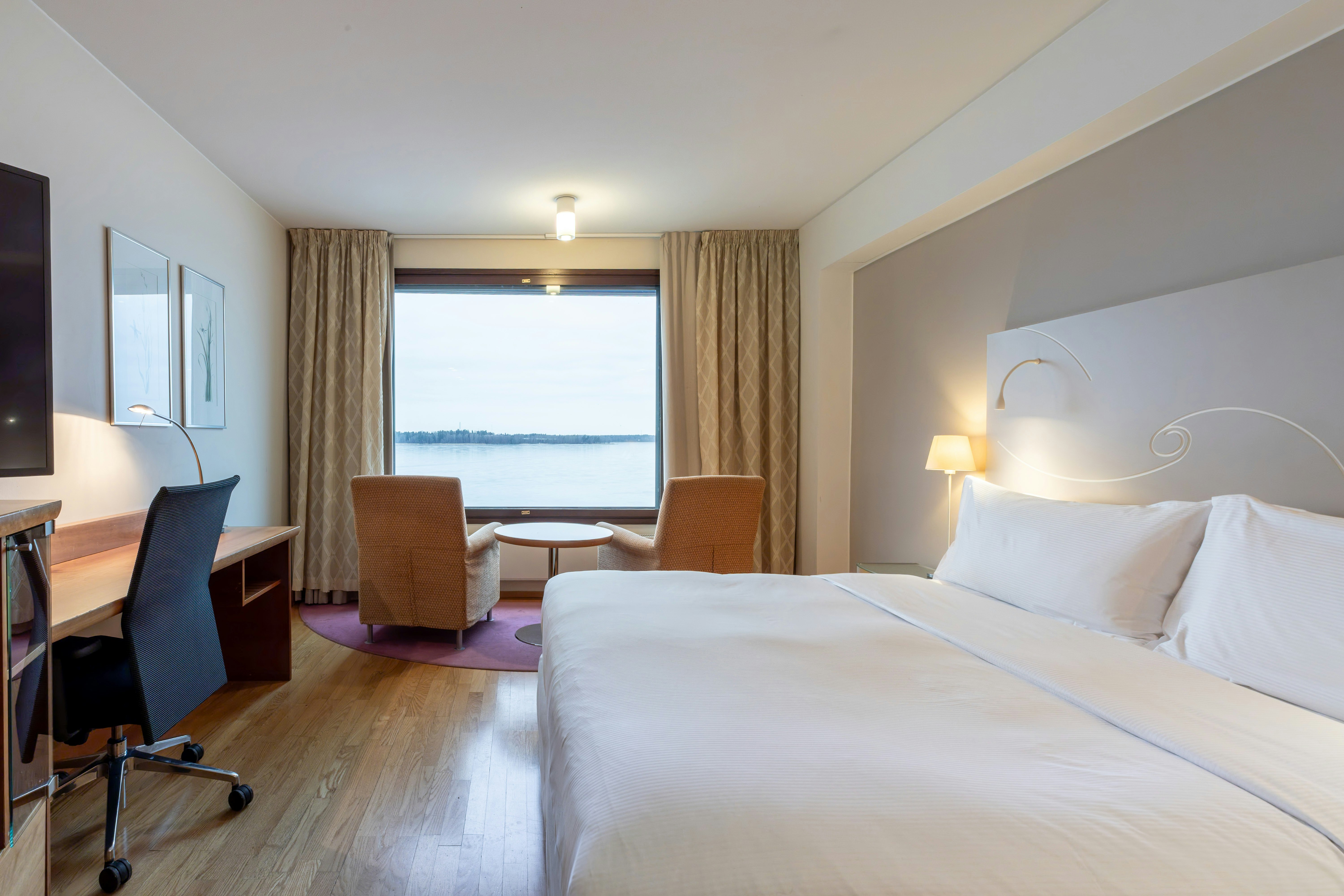 DELUXE, KING BED, SEA VIEW