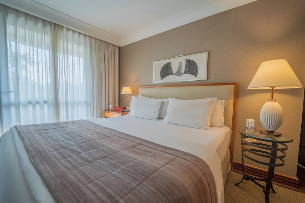 MASTER, SUITE