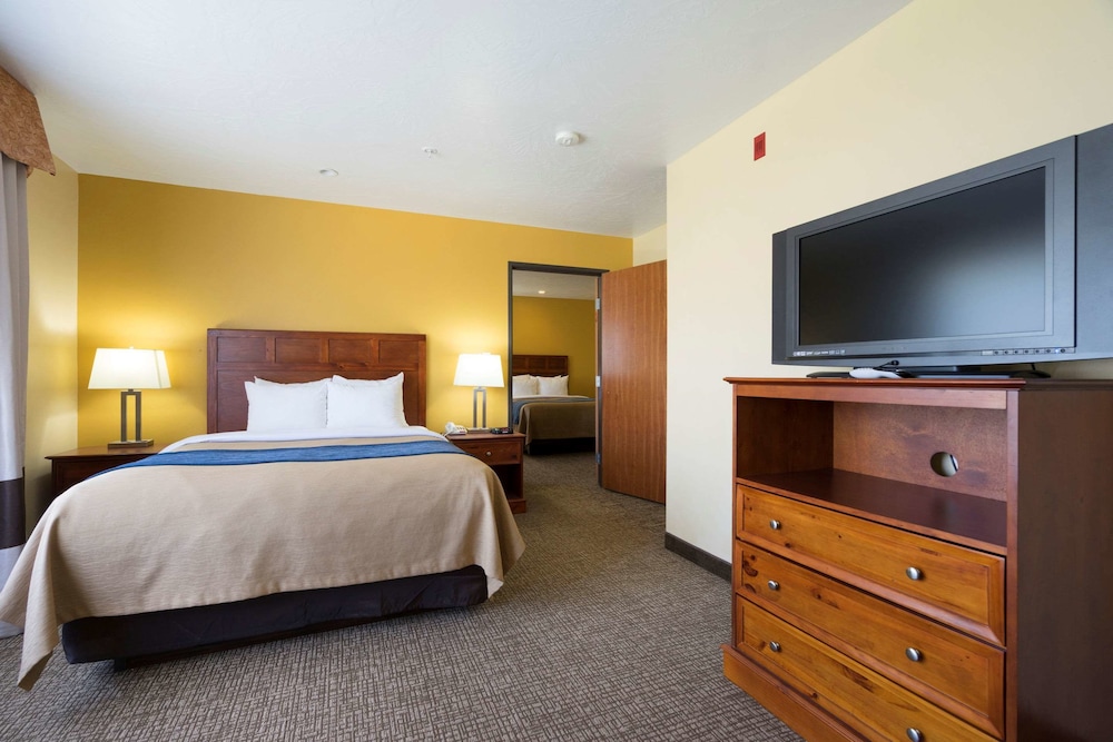 Comfort Inn & Suites Cedar City South, UT 16/36