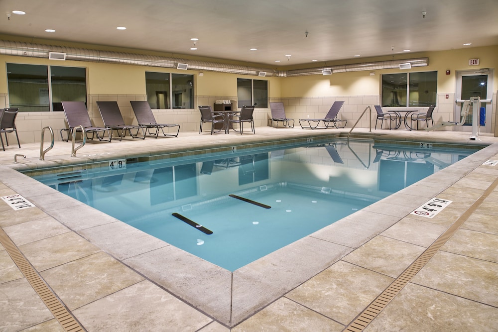 HOLIDAY INN EXPRESS AND SUITES TULSA NE - CLAREMORE 5/25