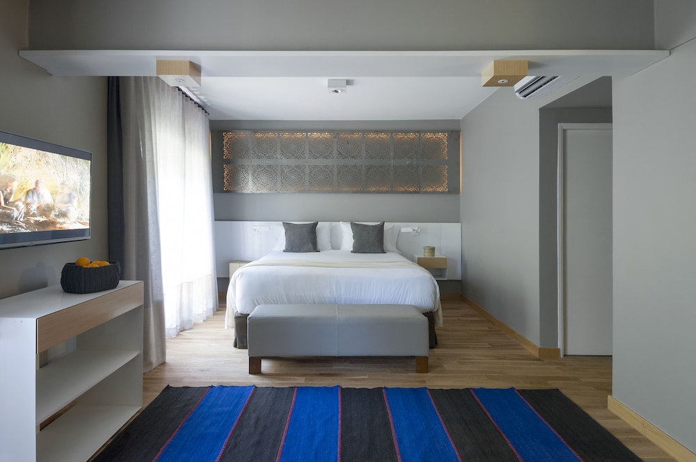 Hotel Arenales 12/40