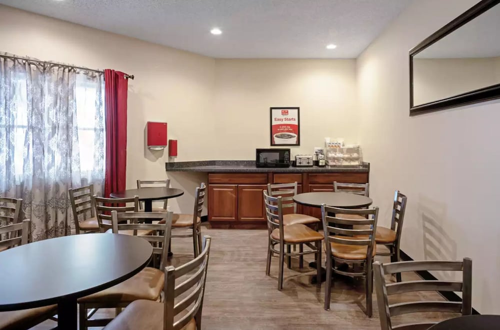 Quality Inn Frontier at US Hwy 30 25/34
