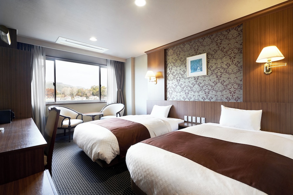TSUKASA ROYAL HOTEL 25/72