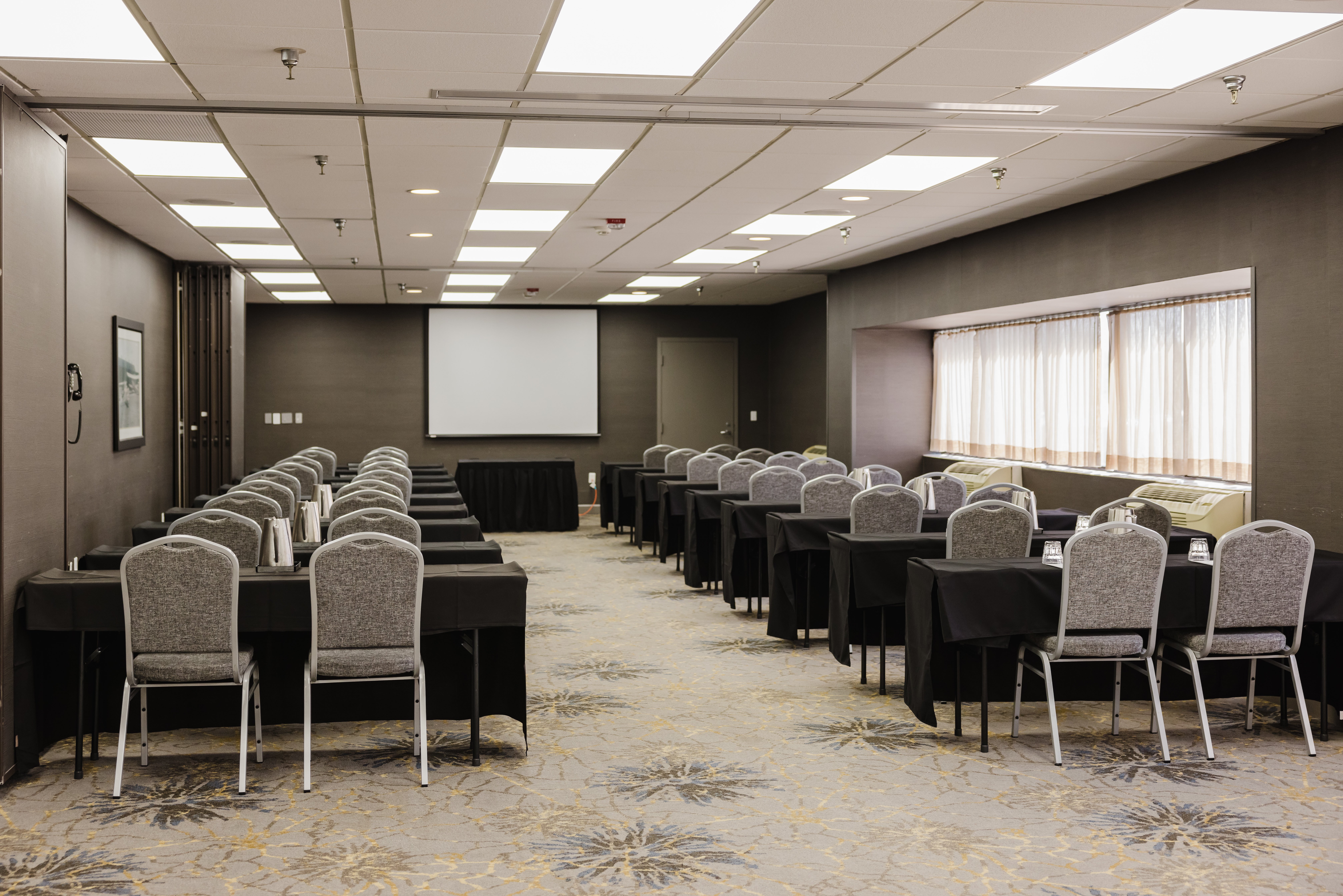 Crowne Plaza Suites Msp Airport Mall Of America 38/50