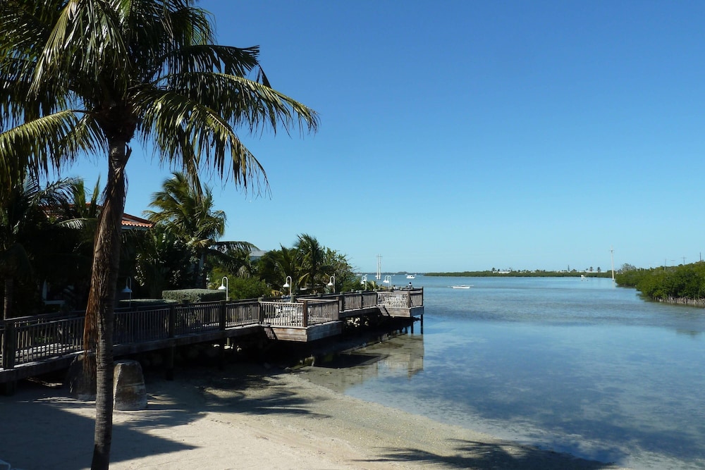 Courtyard By Marriott Key West Waterfront 13/35