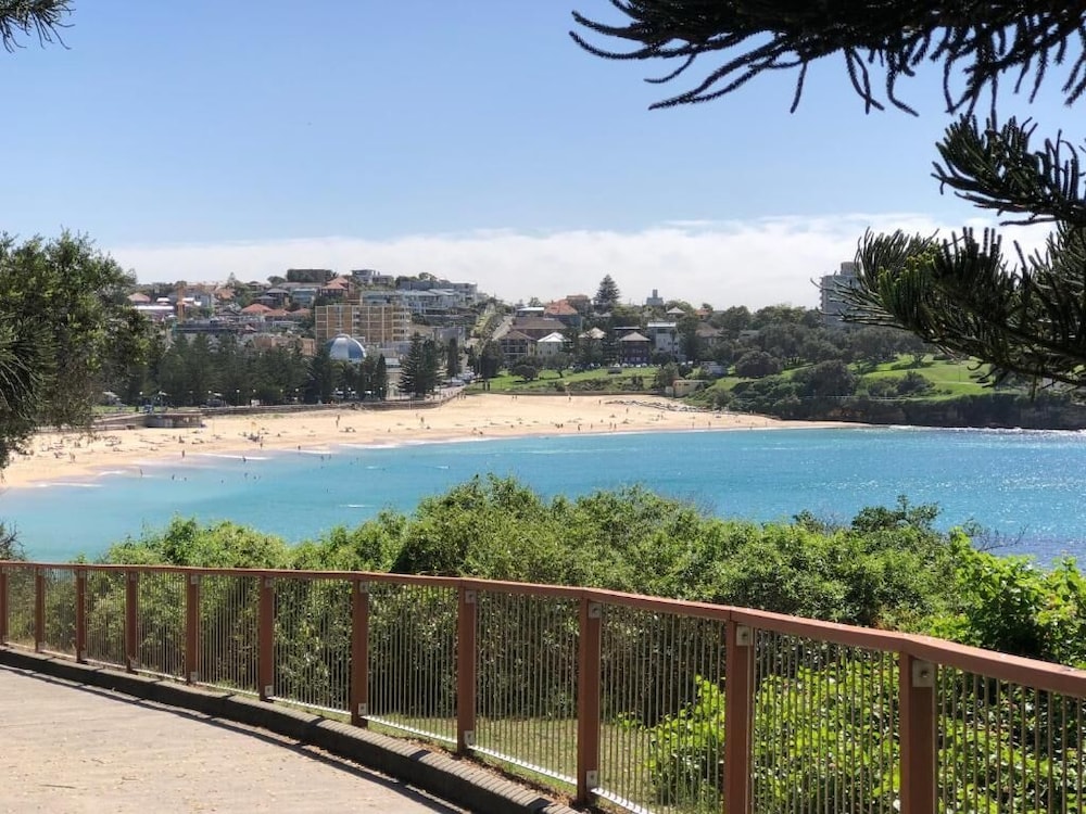 Little Coogee Hotel 61/65