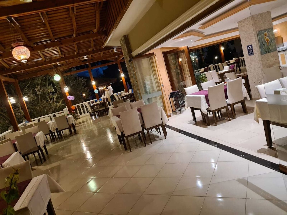 Celay Hotel 23/38