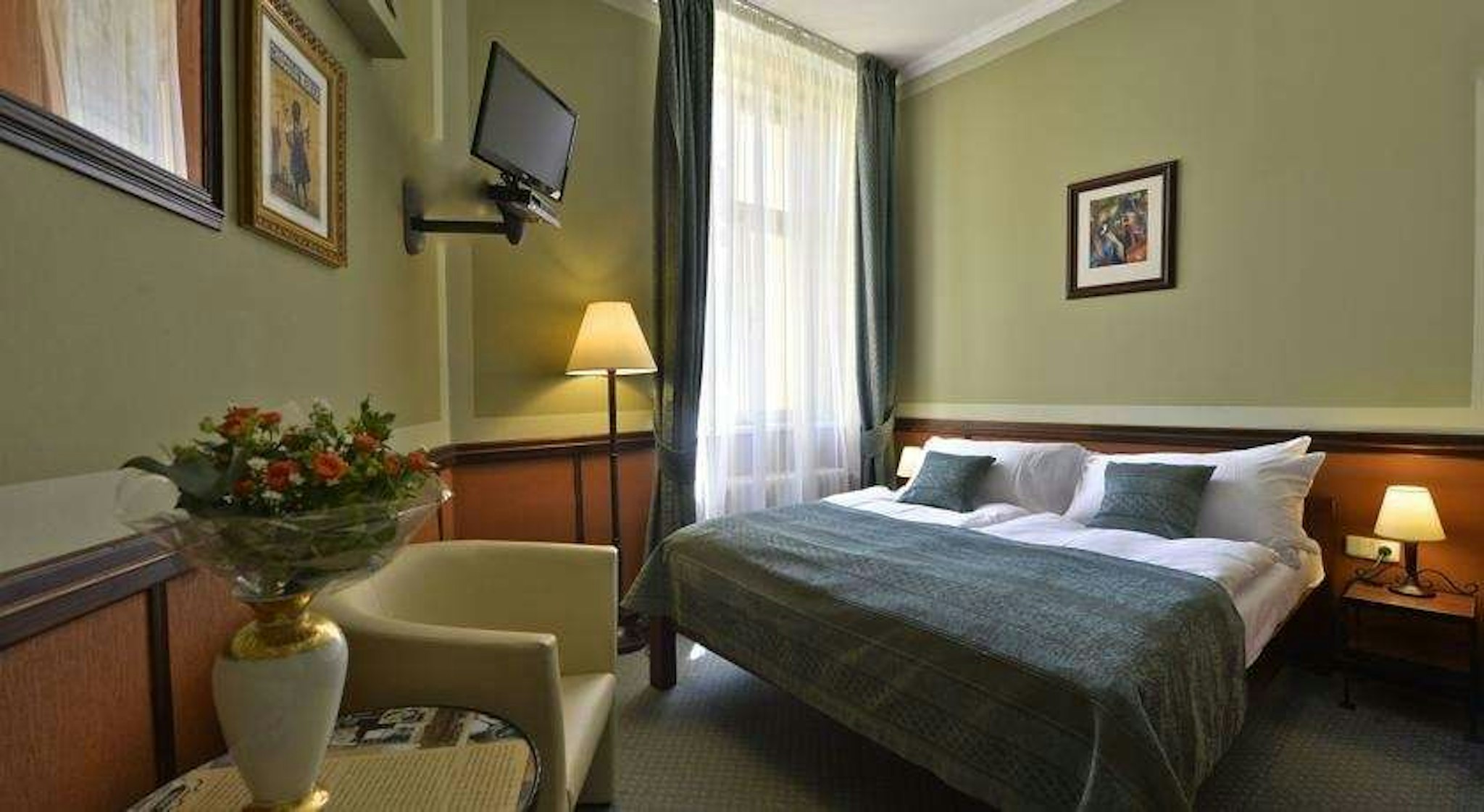 HASTAL HOTEL 10/42