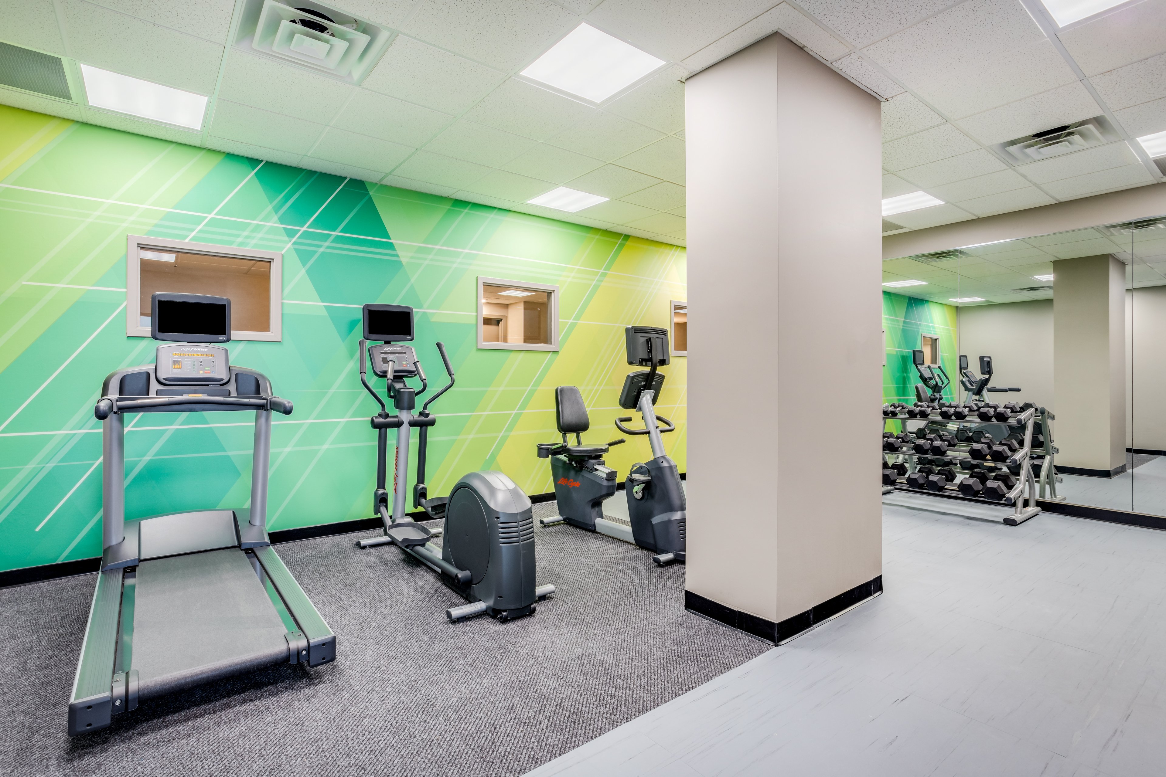 Holiday Inn Lafayette-City Centre 27/47