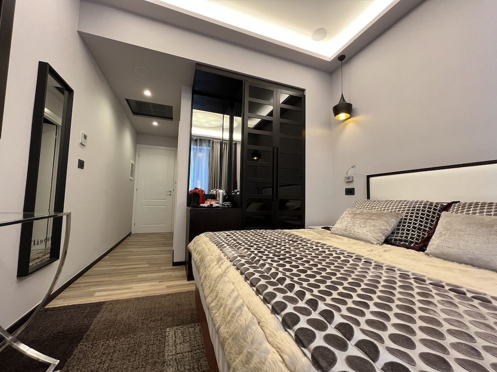 Flaneur - Rooms & Suites by Visconti 11/50