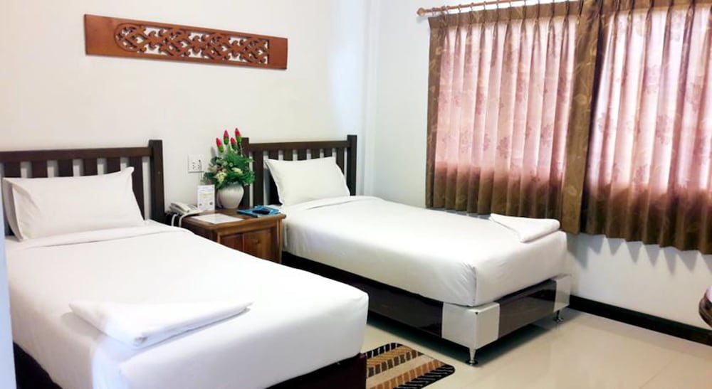 Khum Nakhon Hotel 17/47