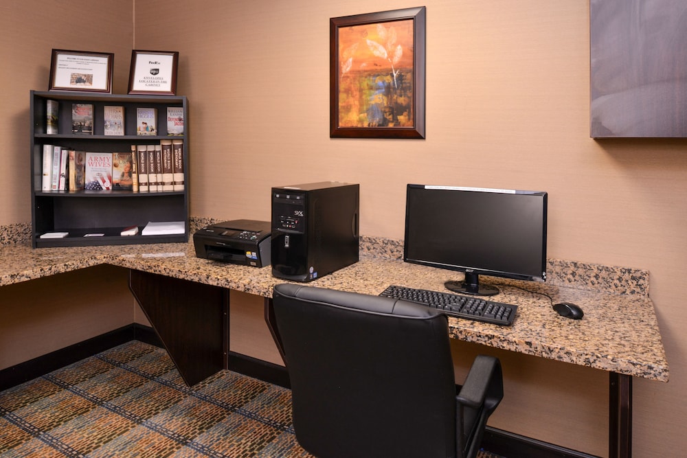 Holiday Inn Express Hotel And Suites Fairmont 56/64