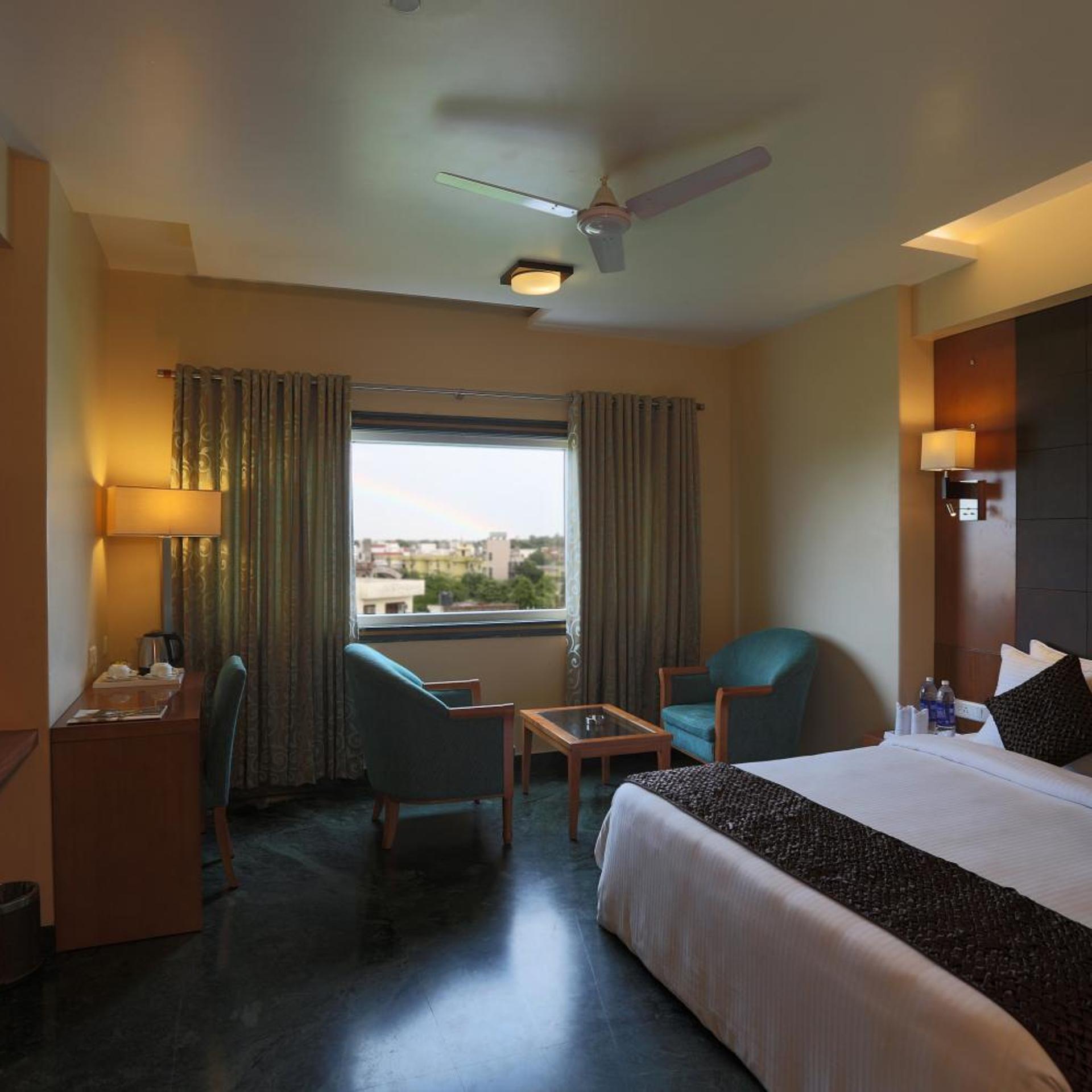 HOTEL BRIJWASI LANDS INN 22/55