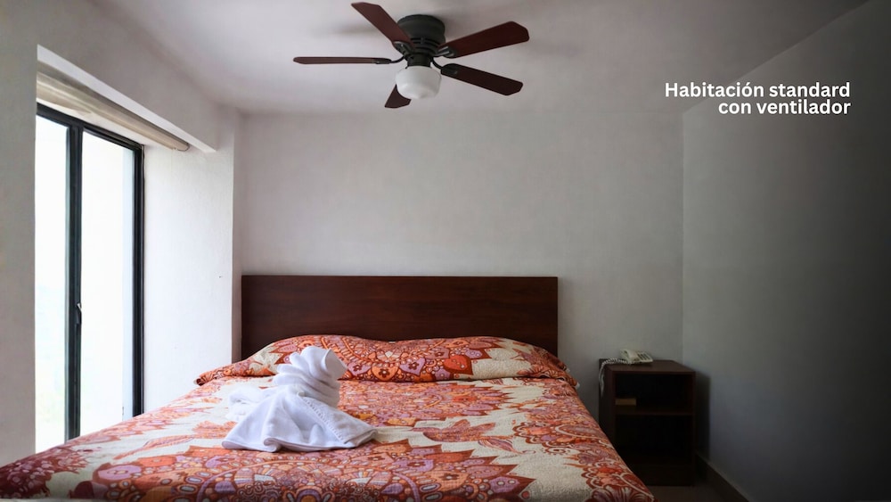 Standard, Queen Bed, with Fan