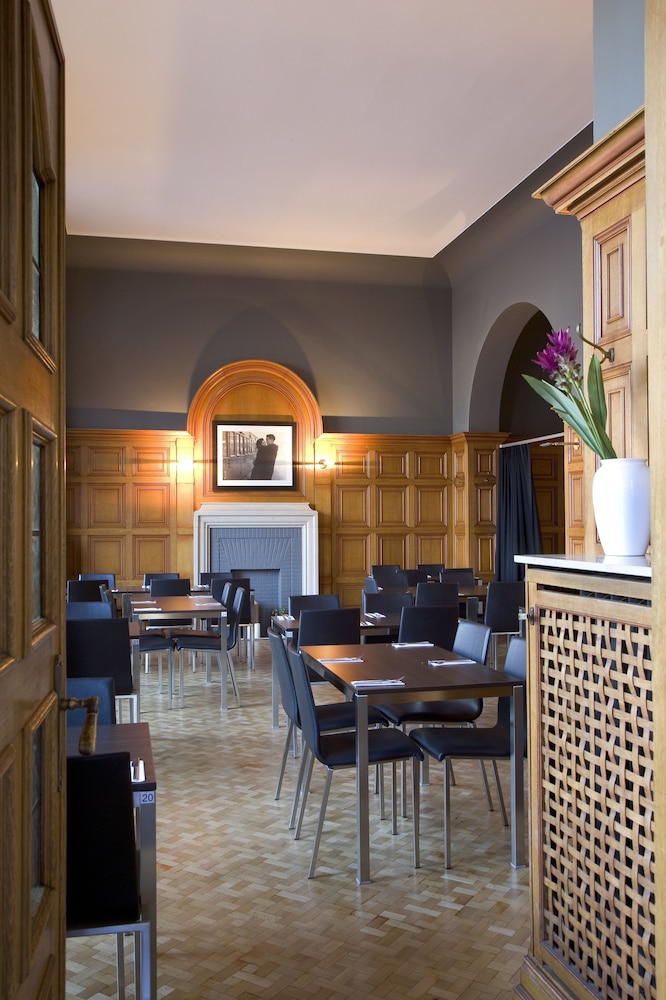 restaurant-cafeteria