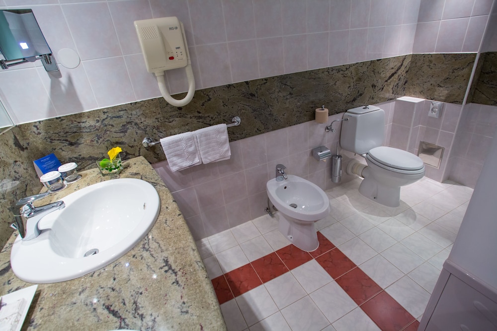 Grand Hotel Bernardin 49/50