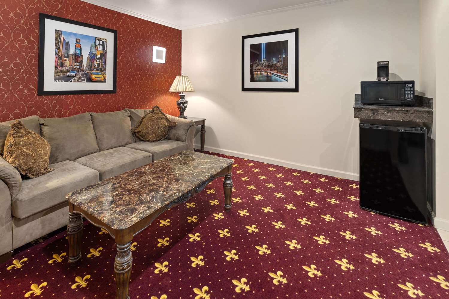 Travelodge by Wyndham Manhasset 19/28