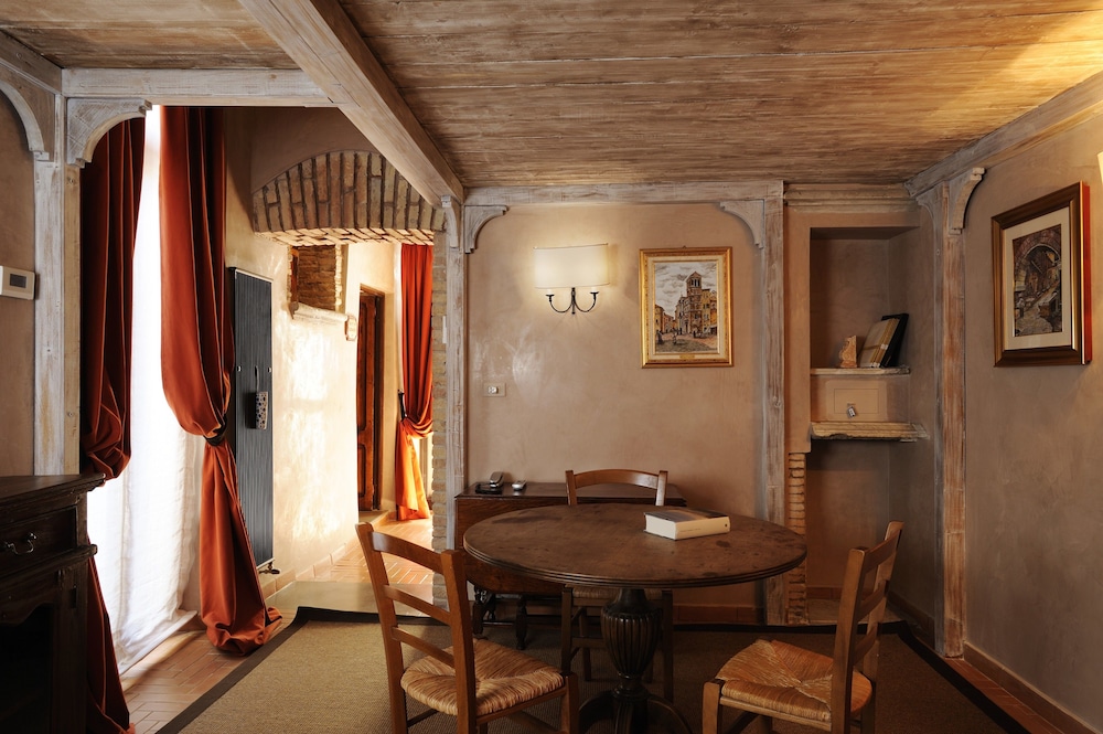 Hotel Residenza San Calisto 54/61