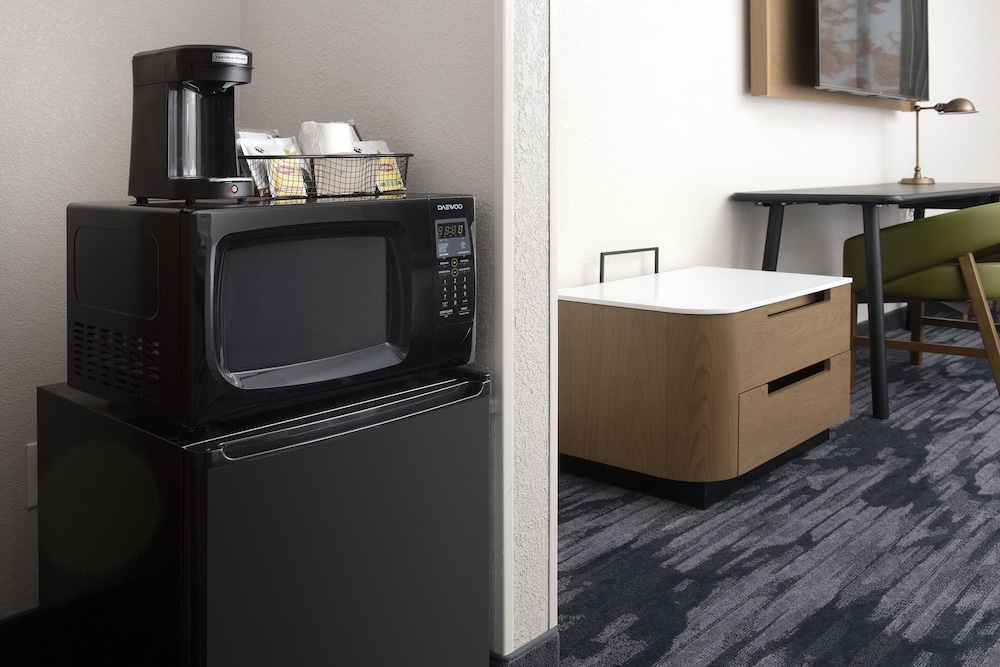 FAIRFIELD INN SUITES BY MARRIOTT ALEXANDRIA LANDMARK photo3