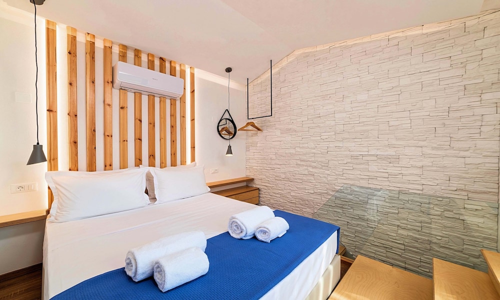 Aelia Suites 25/63