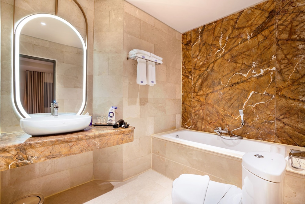 Fox Hotel Nagoya Batam 69/69